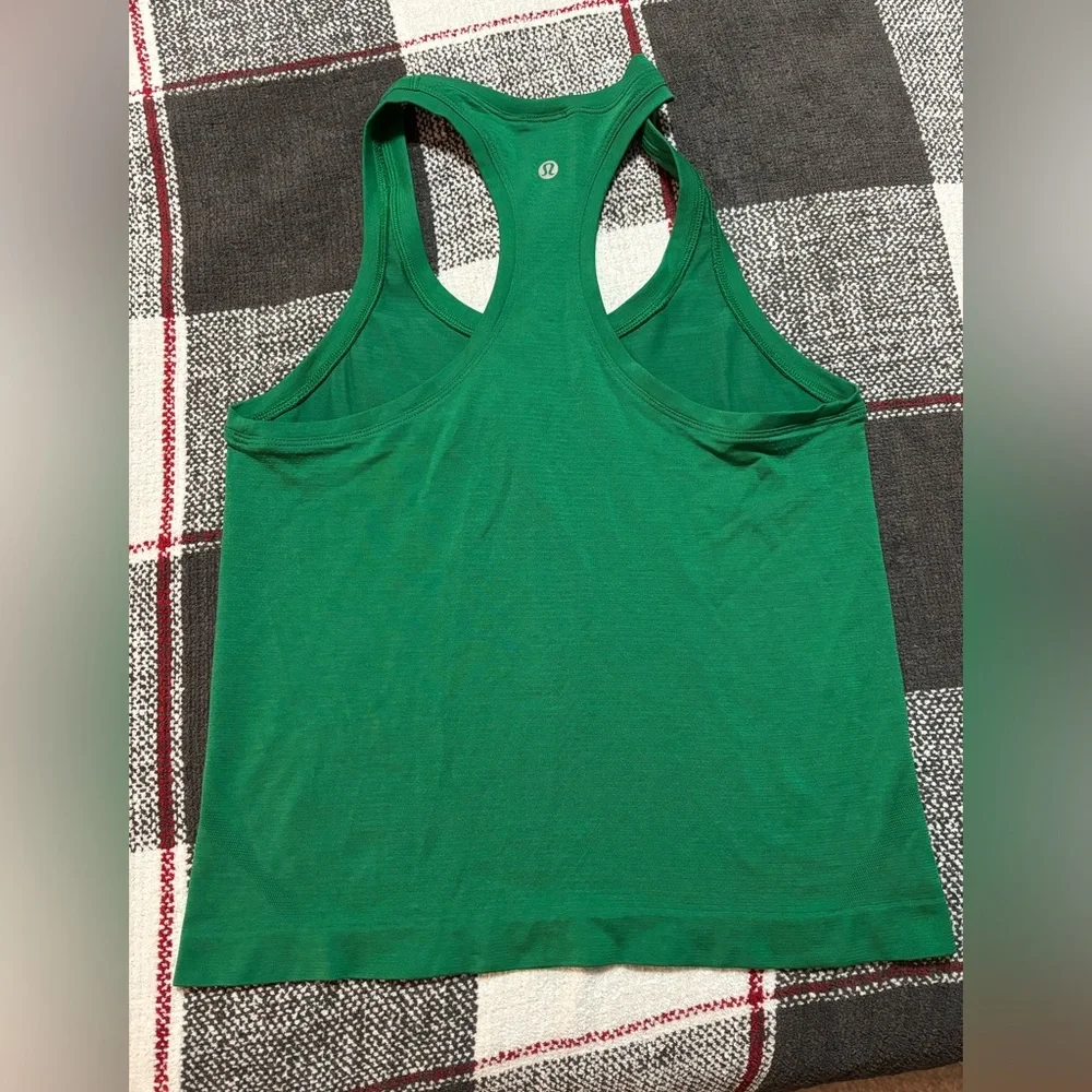 Lululemon ActiveWear Tank Top - Picture 2 of 4